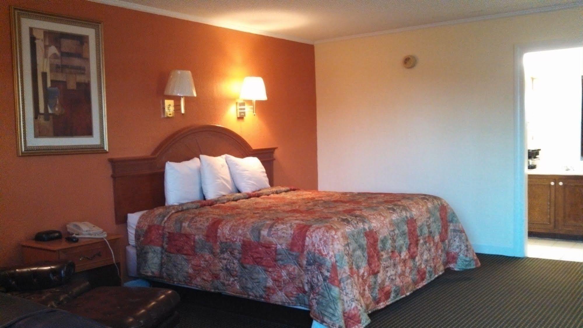 Mount Vernon Inn Съмтър Екстериор снимка
